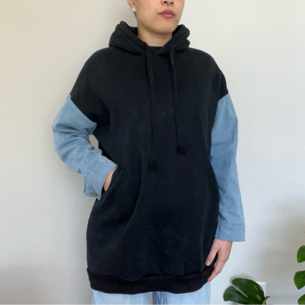 Oversized hoodie with denim sleeves